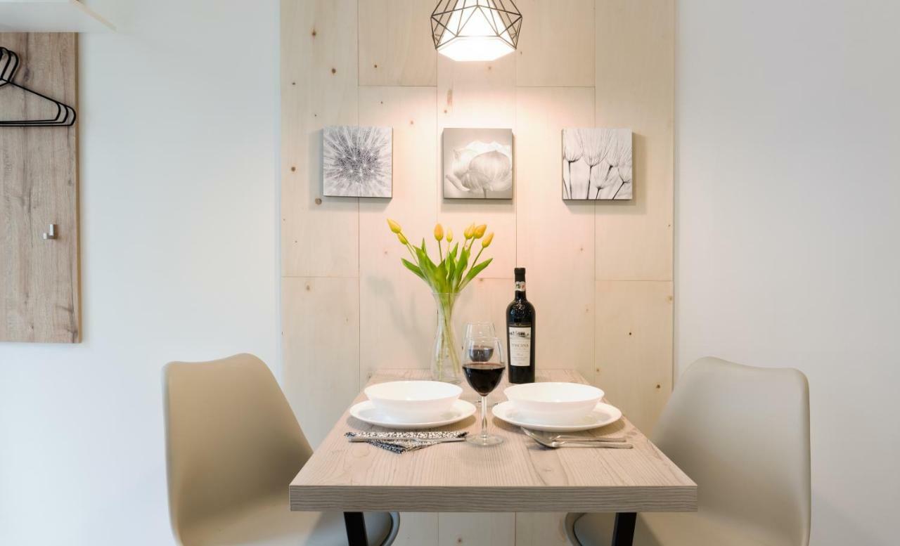 Luxury Studio 24 เยอร์ ภายนอก รูปภาพ